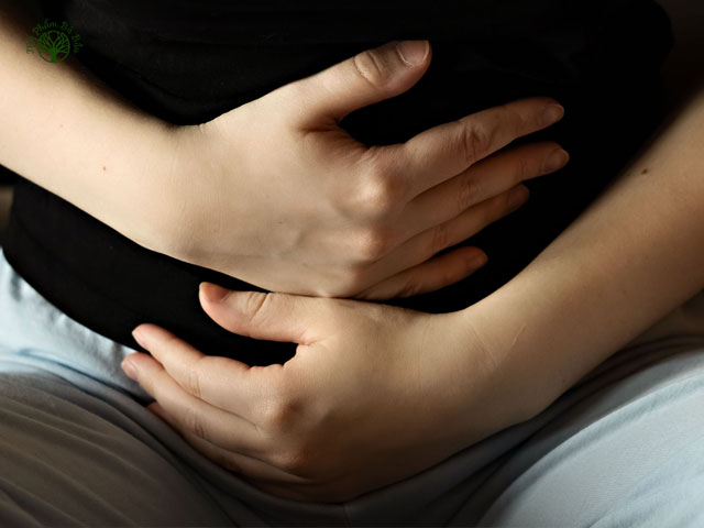 Thai ngoài tử cung bị vỡ có thể gây đau bụng, bủn rủn tay chân