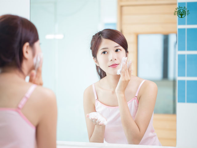 Skincare có nghĩa là "chăm sóc da", thường chủ yếu được nhắc đến khi chăm sóc da mặt