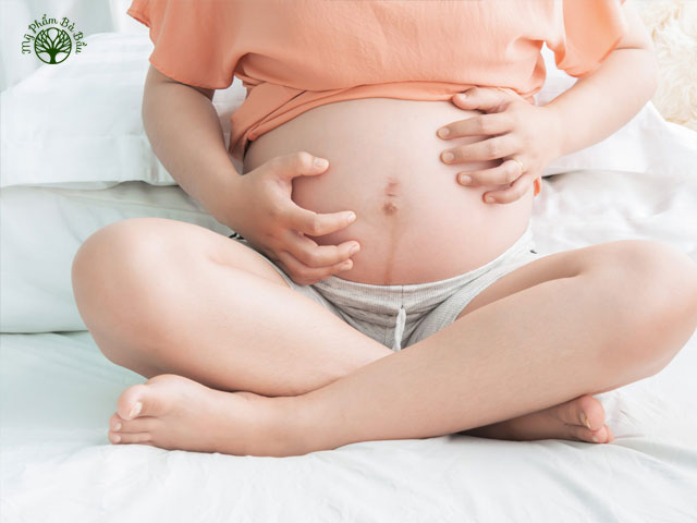 Ngứa da bụng là tình trạng thường gặp ở phụ nữ mang thai