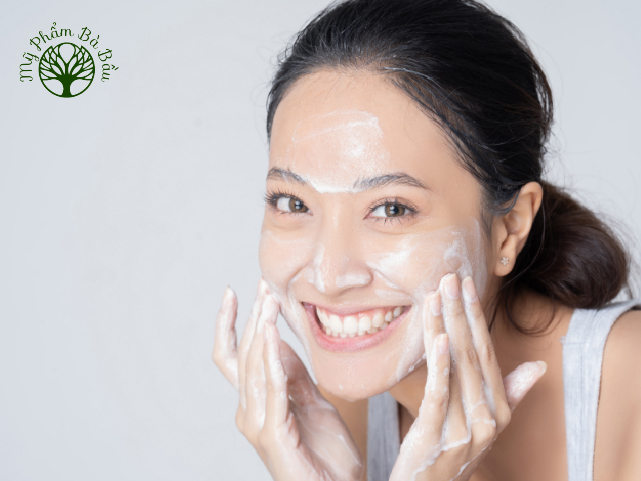 Chăm sóc da mặt đúng cách giúp mẹ bầu nhanh chóng loại bỏ các loại mụn