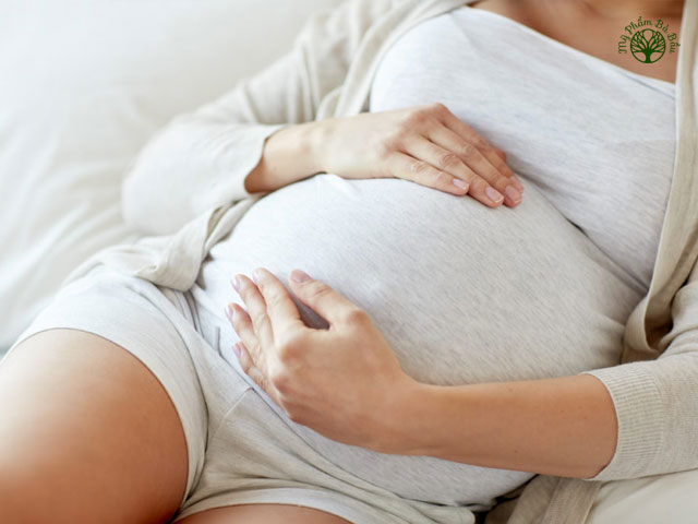 Mẹ bầu có thể điều trị mụn mọc ở bụng ngay trong thai kỳ